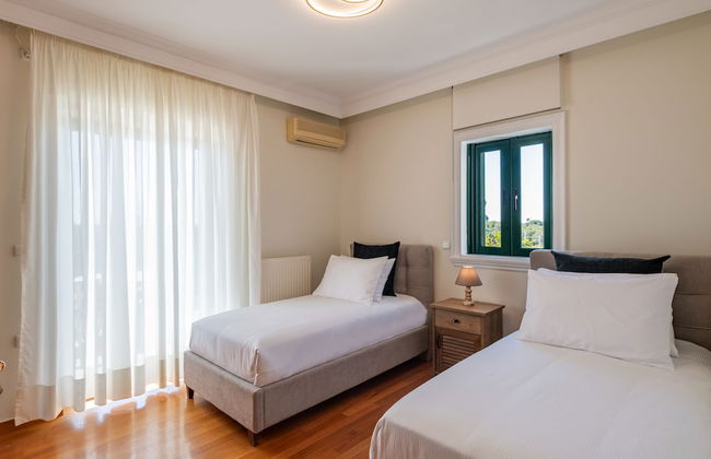 Vouliagmeni Athenian Riviera Villa - Photo 23