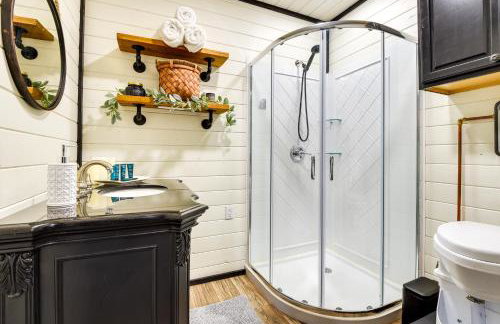 Remote Strawn Container Home with Hot Tub! - Foto 14