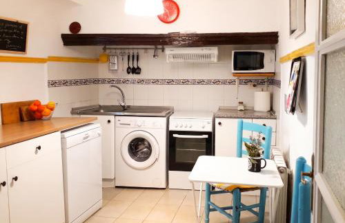 Charming House in El Poyo del Cid with Garden and Terrace - Foto 5