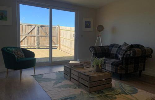 1-bed - Sleeps 2 - Pet Friendly w Parking - Foto 5