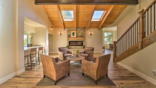 Hot Tub, Pool Table Luxe Reno Chalet with Mtn View! - Foto 2