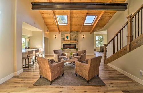 Hot Tub, Pool Table Luxe Reno Chalet with Mtn View! - Foto 2