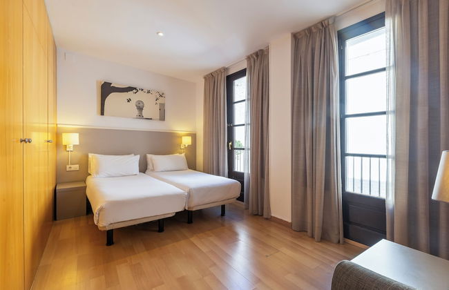 Aspasios Plaza Real Apartments - Foto 6