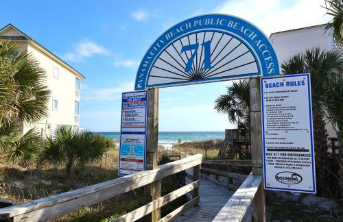 Pink Dream House - 2BR, Pools, Patios, & Walk to Ocean in Panama City Beach - Foto 58