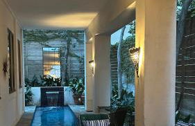 Elegant French Patio Home with Private Pool - Foto 45