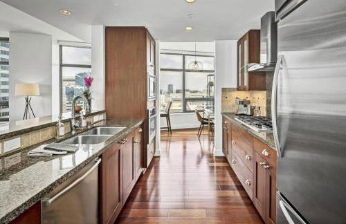 Panoramic Bay and City Views - 2BR, Pool, Gym, Parking - Foto 8