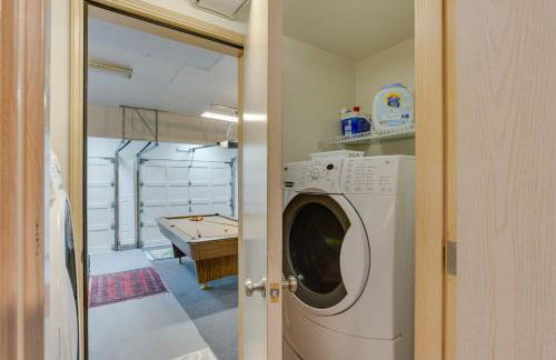 Pet and Family Friendly Bonney Lake Home Game Room - Foto 25