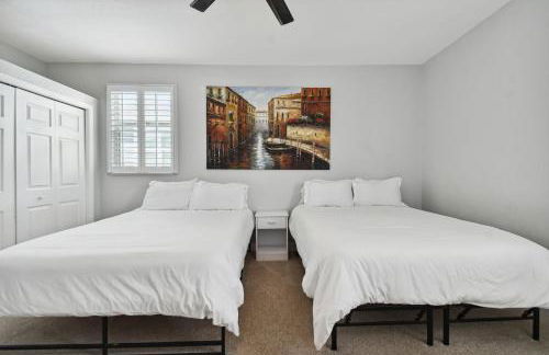 Tampa Private Large House, Game Room & Backyard - Sleeps 12, 4bdr, 3bth, Quiet Community, Near Everything in Tampa & St Pete - Foto 56