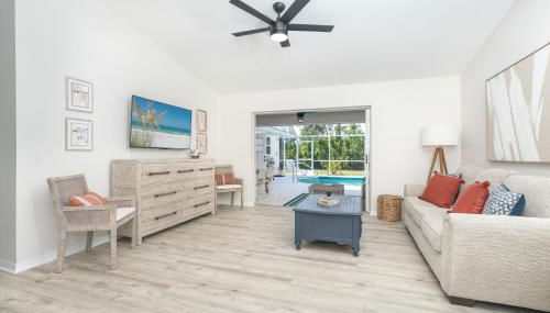 Beautiful Spacious Home! Close to Beaches - HEATED Private Pool - Foto 5