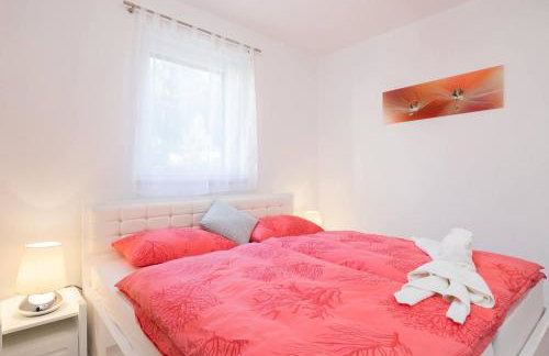 La Perla Apartments 2 - Photo 12