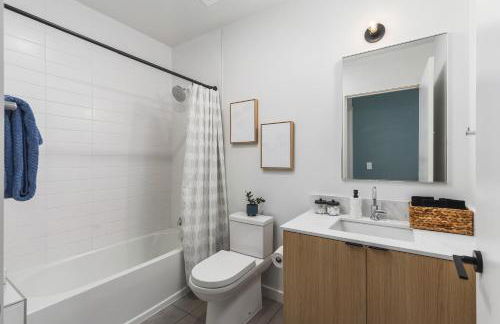 Luxury in The Gulch with Patio Pool Walk to Broadway - Foto 13