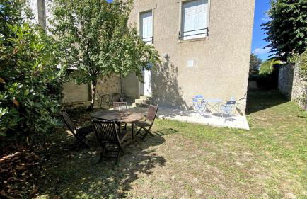 La maison Janisse - gîte en centre-ville avec jardin - Foto 31