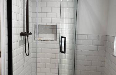 Bridge House Modern Comfort in Historic Stone - Foto 12