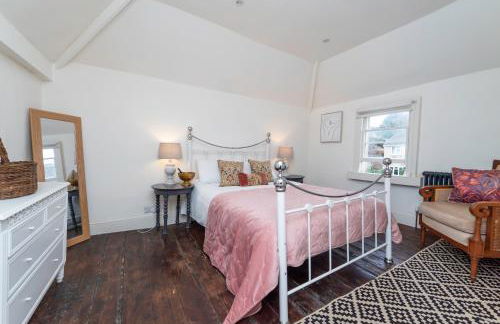 Heron Stays Bath- Boutique Period Group Properties, Parking for 4 Cars, Just 3 Miles to Bath Central, Sleeps 14 - Photo 31