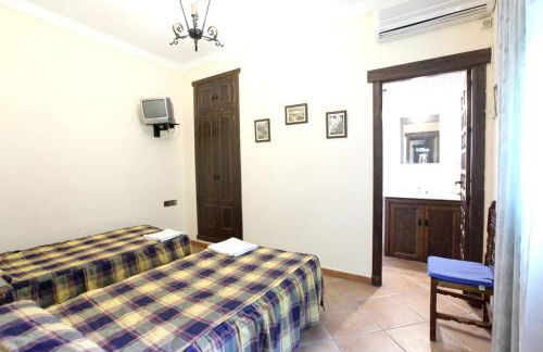 Spacious Villa with Pool in Sanlúcar la Mayor - Foto 6