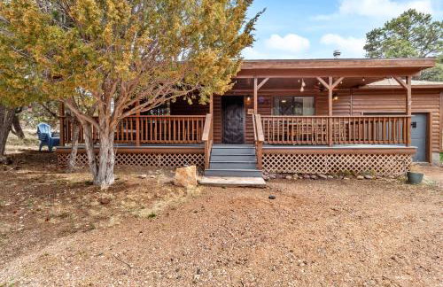 Cozy Cabin in Heber with a deck, fireplace and pet friendly - Foto 25