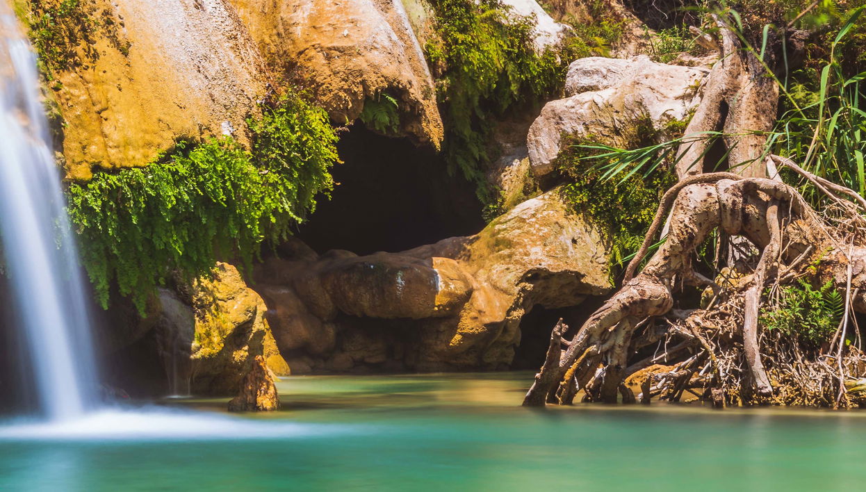 Mil Cascadas Day Trip