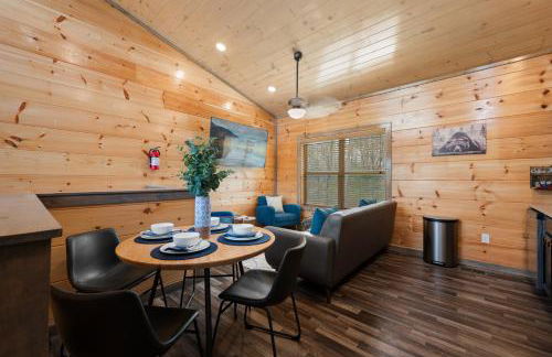 Family or couple retreat next to Downtown, Dollywood & Smoky Mountains! - Foto 28