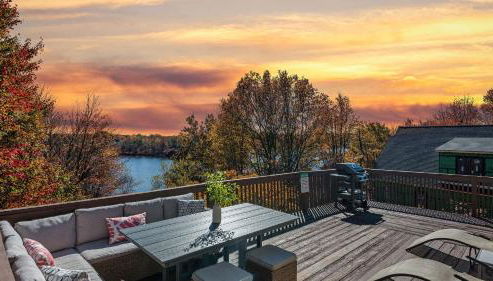 Emerald Bluff by Avantstay Lake Views, Deck, Fire Pit, Game Room - Foto 2, Other
