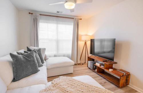 Coastal Retreat & Water Views - Minutes to CHS - Foto 13