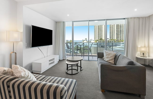 Pool and Ocean Views at the H-Residences - Foto 1