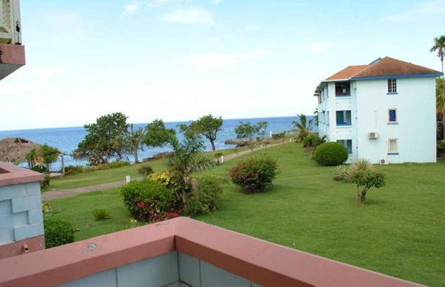 Point Village Studios and Suites - Photo 43