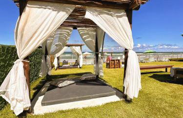 Apartamento amplo de frente para o mar em Resort - Foto 33