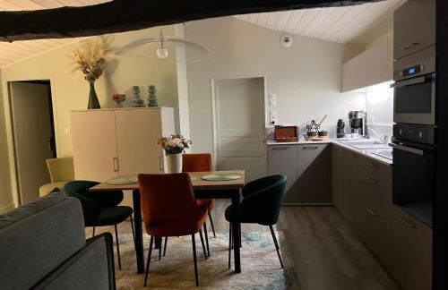 Gîtes de charme "l'écrin de Vendée" jacuzzi privatif, piscine chauffée, prestations bien être, vélos à 10 mn de l'océan sur 3,5 h de verdure - Photo 47