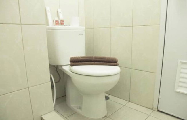 Modern and Comfortable Studio Apartment Springlake Summarecon near Summarecon - Photo 17