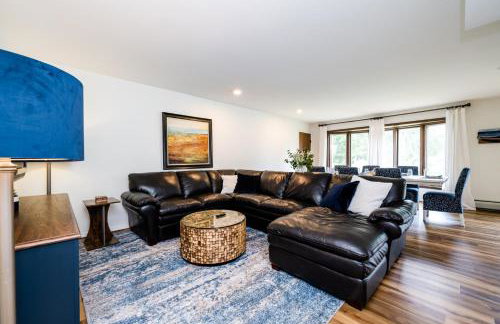 4BR Spacious Condo, Private Lake MI Beach Access, Outdoor Heated Pool - Photo 13