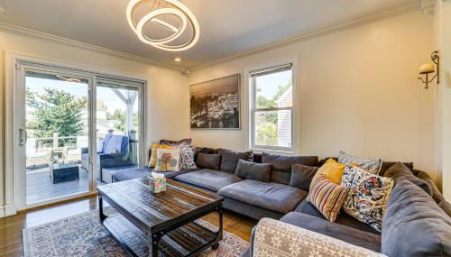 Near Yale and Lighthouse Point Beach Home with Pool! - Foto 5