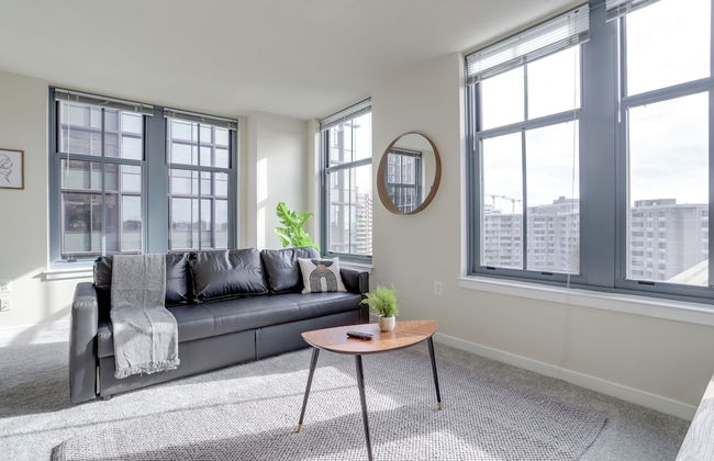 Walkable Alexandria Apts - Photo 72