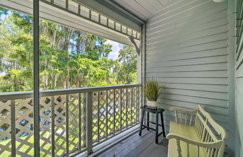 Old Florida Setting with Kayaks and Fishing Poles - Foto 19