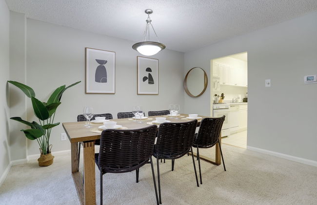 Modern Apt Near Airport & Metro - Photo 14