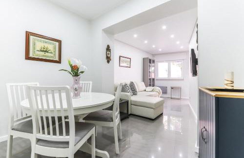 Vita Portucale ! Moscavide Casa Branca w/ Terrace - Photo 31