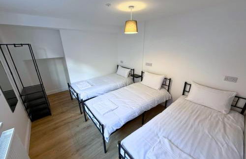 New 3 Bedroom Apartment Next to Station - Foto 8