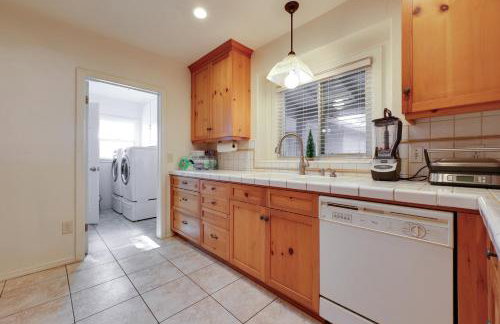 Hot Tub, Patio & Outdoor Games at Visalia Home - Foto 13