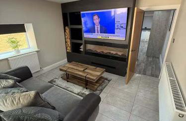 Modern 2 Bedroom Private Detached Cottage With HotTub - Foto 5
