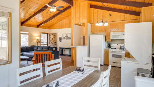 Mountain-View Haven with Deck in Pine Mountain Club - Foto 4