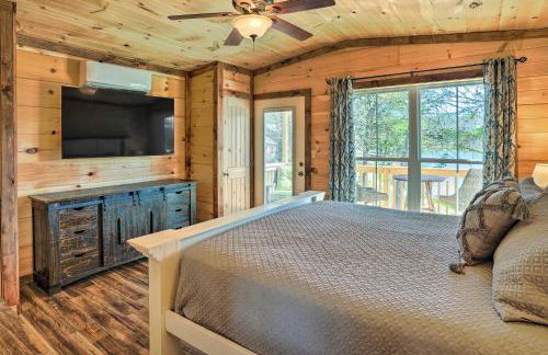 10 Mi to Drive-In Lakefront Trenton Cabin! - Foto 14