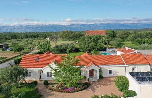 Luxury villa with a swimming pool Poljica, Zadar - 22070 - Foto 2