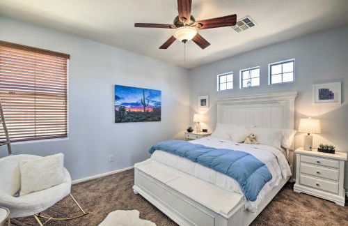 Family Gem in Phoenix with Saltwater Pool and Theater - Foto 28