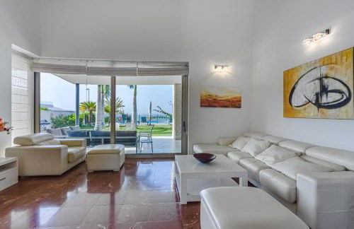 Villa Eleonora, Luxury Villa with Heated Pool Ocean View in Adeje, Tenerife - Foto 18