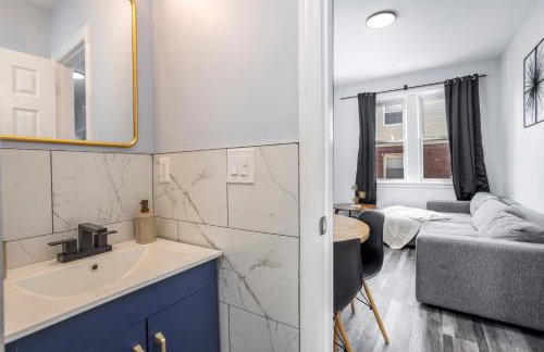 Three BR near Metlife with Laundry & Parking - Foto 10