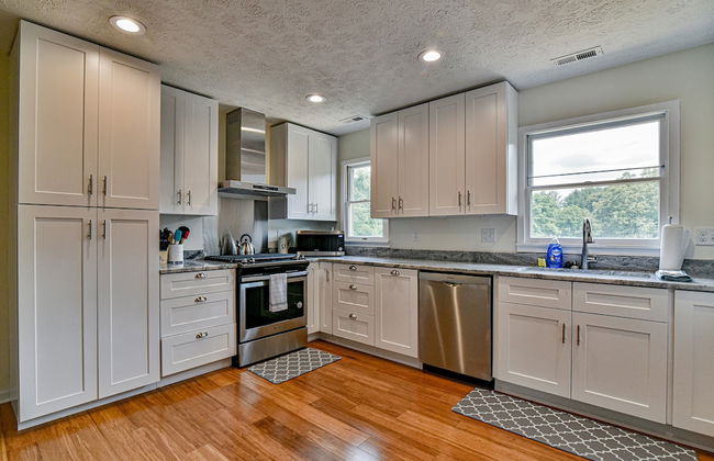 Aiken Rd - 6 BR - hot tub and game room - Foto 16