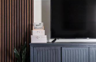 Capitol House - 3 Bed 1 Full and 1 Half Bath, Pet Friendly with Hot Tub walk to Lucas Oil Stadium - Foto 10