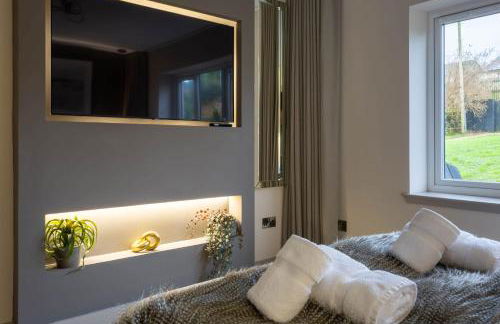 Arran Shores Luxury Shorefront Garden Terrace Apartment 6 - Photo 13