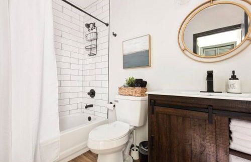 NEW - Modern Rustic Retreat Ardmore Chalet - Foto 12