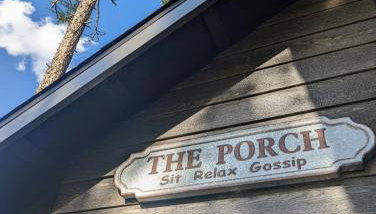 Pinetop Getaway w Sunset Deck & Fire Pit Table - Foto 3