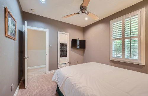 Experience Austin + 3 BR + 5 mins to Downtown! - Foto 16